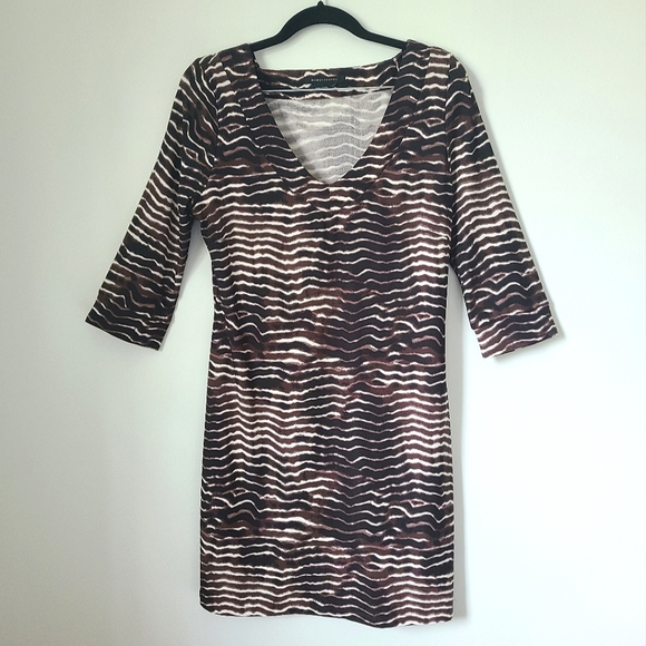 Dress - Picture 1 of 4